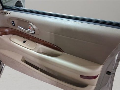 Used 2004 Buick Le Sabre Custom image 27