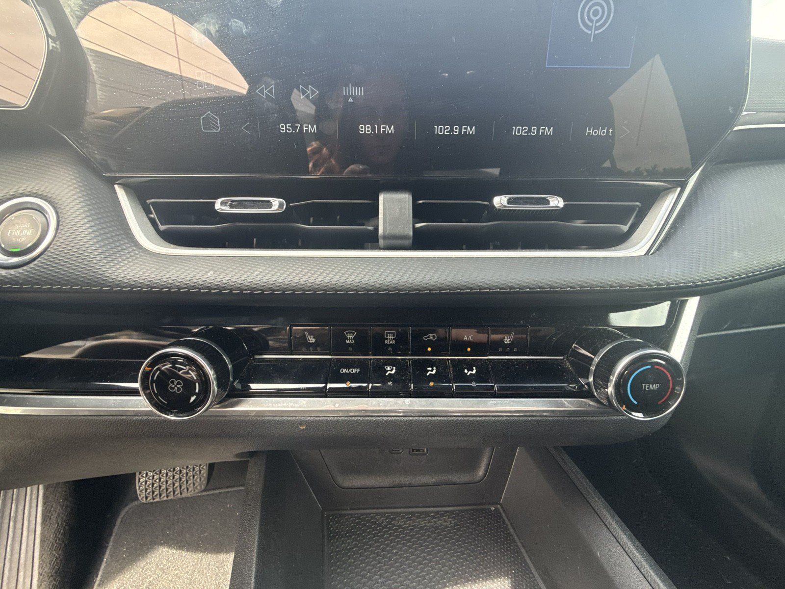 Used 2026 Chevrolet Equinox LT AWD/4WD image 14