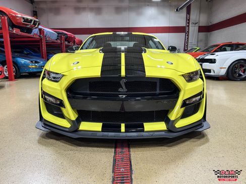Used 2021 Ford Mustang Shelby GT500 w/ Carbon Fiber Track Pack RWD image 8