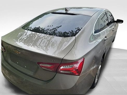 Used 2022 Chevrolet Malibu LT FWD image 3