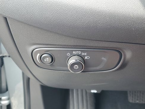Used 2024 Chevrolet Equinox LT FWD image 26
