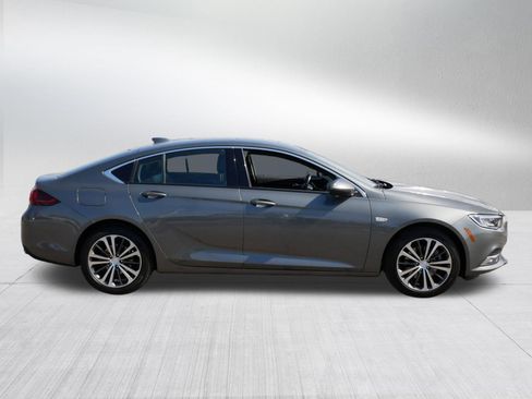 Used 2018 Buick Regal Essence w/ Driver Confidence Package #1 AWD/4WD image 8