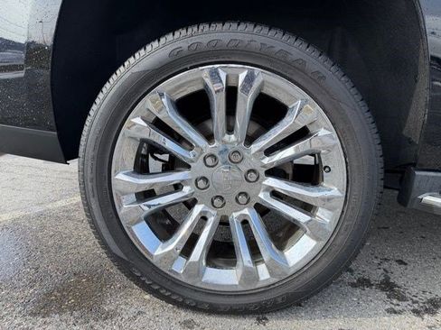 Used 2019 Cadillac Escalade Luxury w/ LPO, Radiant Package image 26