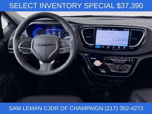 New 2026 Chrysler Voyager LX FWD image 21