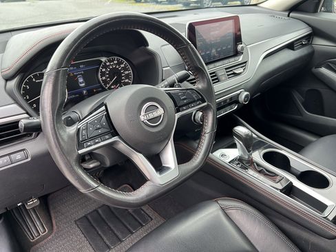 Used 2024 Nissan Altima 2.5 SR FWD image 15
