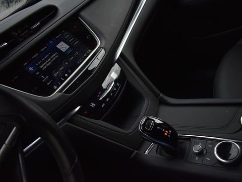 Used 2024 Cadillac XT6 Luxury w/ LPO, Floor Liner Package image 23