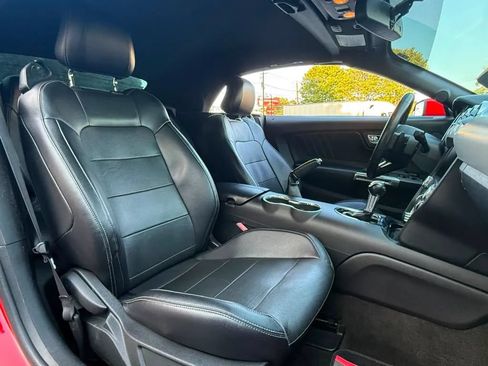 Used 2016 Ford Mustang Premium RWD image 32