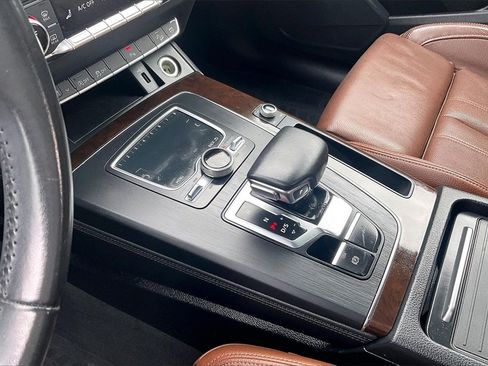 Used 2020 Audi Q5 2.0T Premium Plus w/ Premium Plus Package image 17