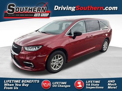 Used 2024 Chrysler Pacifica Touring-L