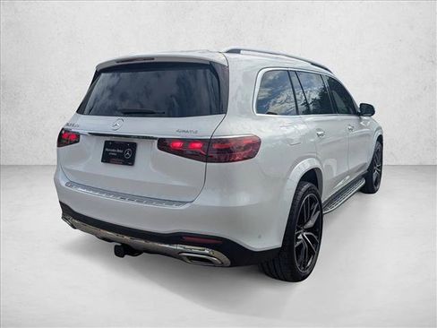New 2026 Mercedes-Benz GLS 580 4MATIC image 2