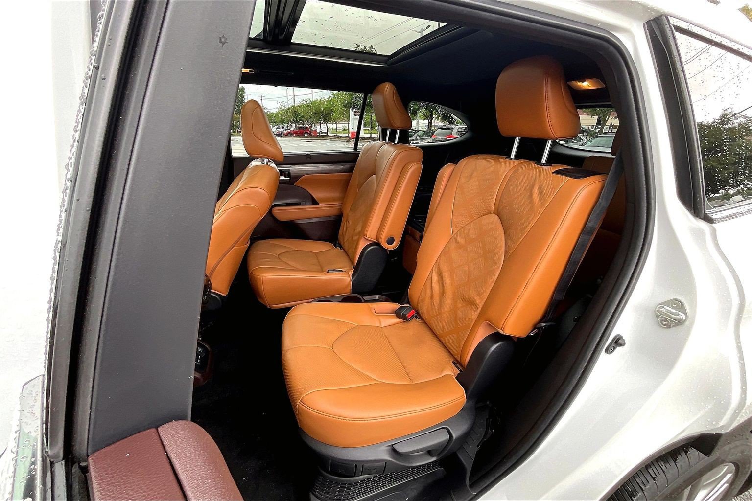Used 2022 Toyota Highlander Platinum AWD/4WD image 30