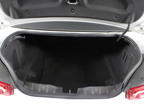 Used 2021 Chevrolet Camaro LT w/ Technology Package image 16