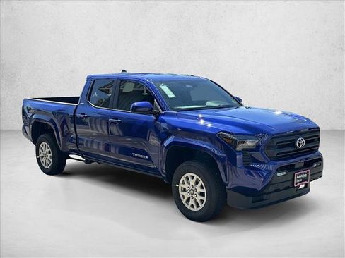 Certified 2025 Toyota Tacoma SR5 AWD/4WD image 7