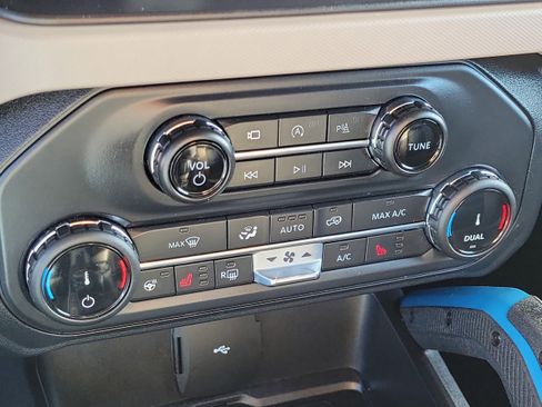 Certified 2022 Ford Bronco Wildtrak image 28