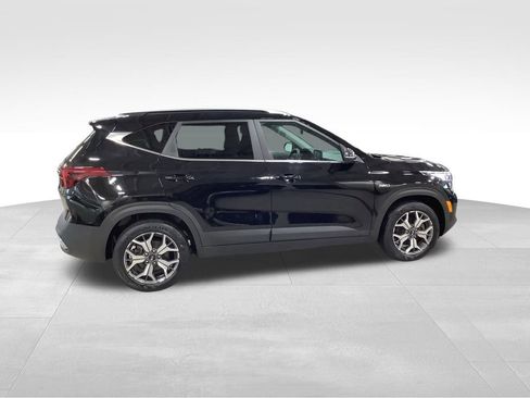 Used 2021 Kia Seltos EX image 6