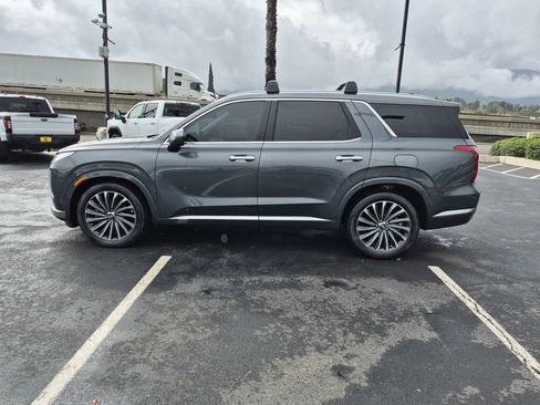 Used 2024 Hyundai Palisade Calligraphy image 4