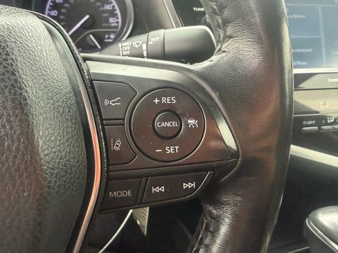 Used 2020 Toyota Camry SE FWD image 14