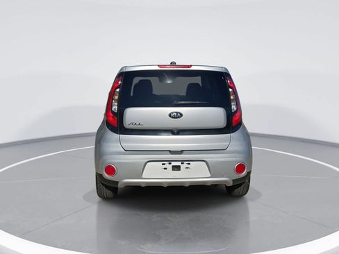 Used 2018 Kia Soul + FWD image 7