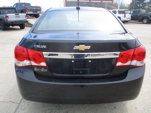 Used 2016 Chevrolet Cruze LS FWD image 5