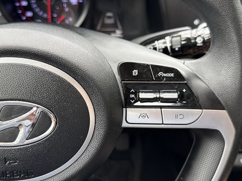 Used 2023 Hyundai Elantra SEL FWD image 19