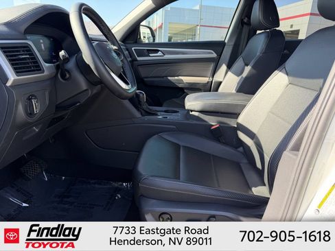 Used 2023 Volkswagen Atlas Cross Sport SE FWD image 6