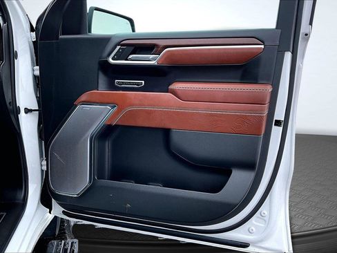Used 2024 GMC Sierra 1500 Denali Ultimate image 25