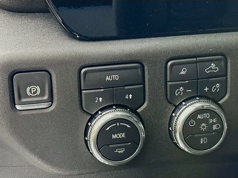 New 2026 GMC Sierra 1500 SLT w/ SLT Premium Package image 10