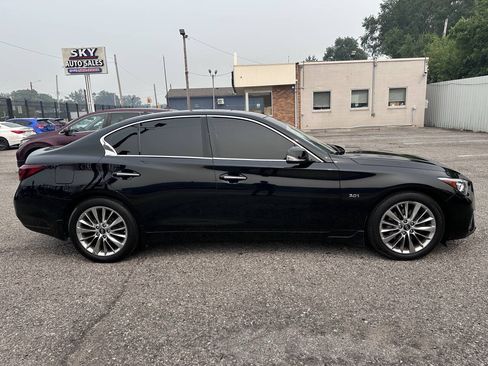 Used 2019 INFINITI Q50 Luxe w/ Essential Package (3.0T Luxe) AWD/4WD image 4