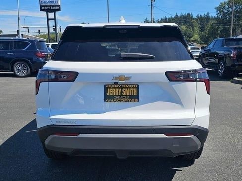 New 2026 Chevrolet Equinox LT w/ Safety and Technology Package FWD image 5
