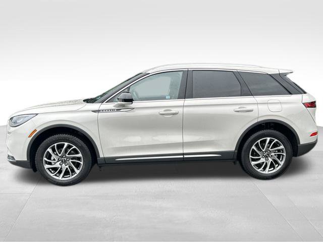 Used 2022 Lincoln Corsair AWD w/ Equipment Group 101A image 3