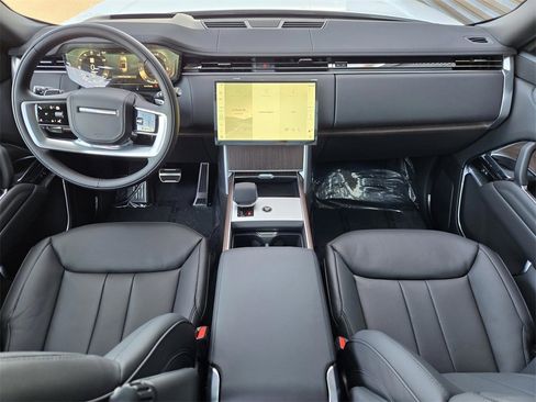 New 2026 Land Rover Range Rover Long Wheelbase SE image 9