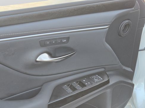 Certified 2024 Lexus ES 350 w/ Premium Package FWD image 9