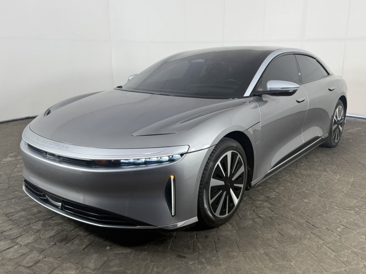 Used 2023 Lucid Air Grand Touring AWD/4WD image 3