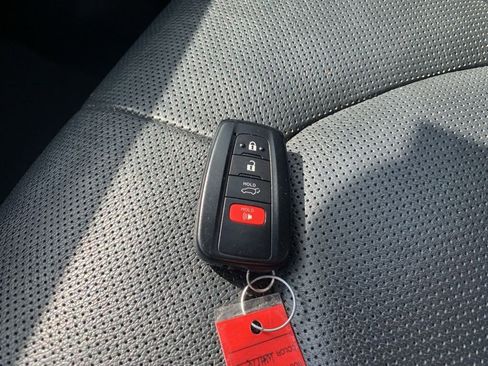 Used 2022 Toyota Highlander Limited image 32