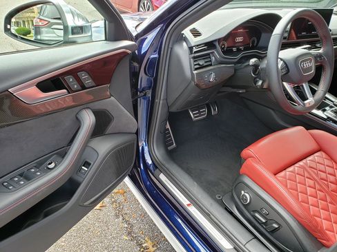 Used 2023 Audi S4 Premium Plus w/ Premium Plus Package image 9