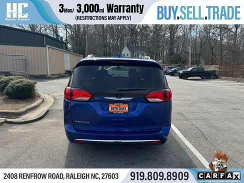 Used 2018 Chrysler Pacifica Touring-L Plus image 4