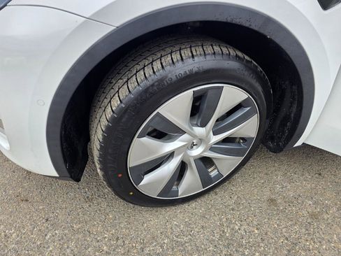 Used 2020 Tesla Model Y Long Range image 26