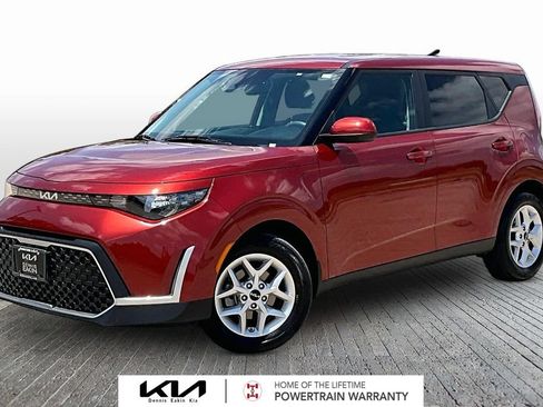 Certified 2025 Kia Soul LX w/ LX Technology Package FWD image 1