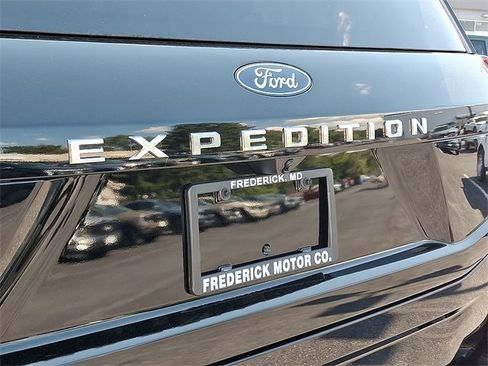 New 2025 Ford Expedition Active image 17