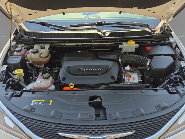 Used 2020 Chrysler Pacifica Limited w/ Advanced Safetytec Group FWD image 35