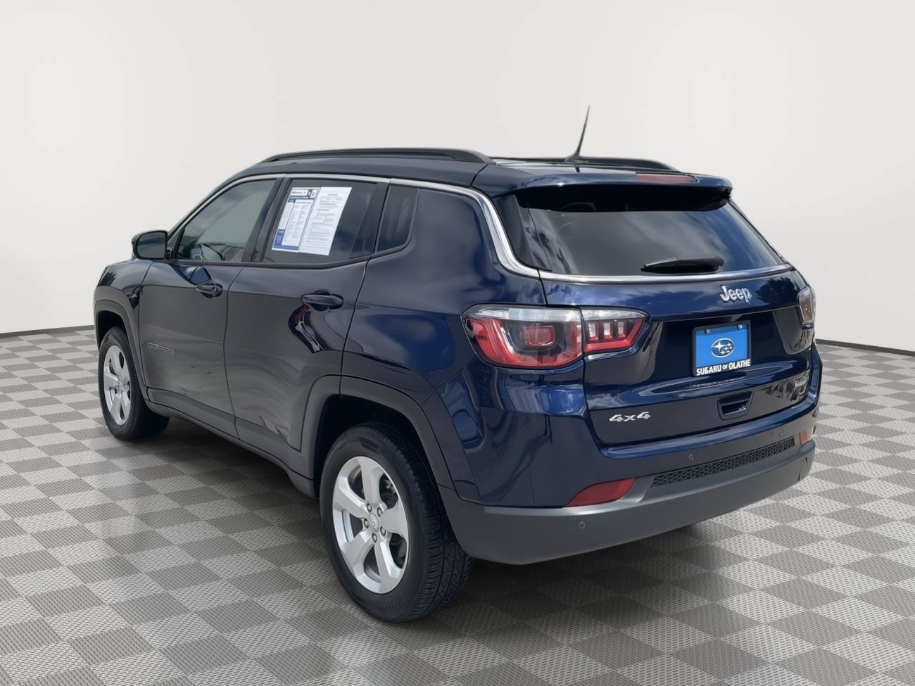 Used 2018 Jeep Compass Latitude w/ Safe & Security Group AWD/4WD image 12