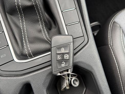 Used 2025 Volkswagen Jetta SE image 22