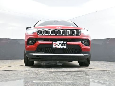 Used 2024 Jeep Compass Limited image 44