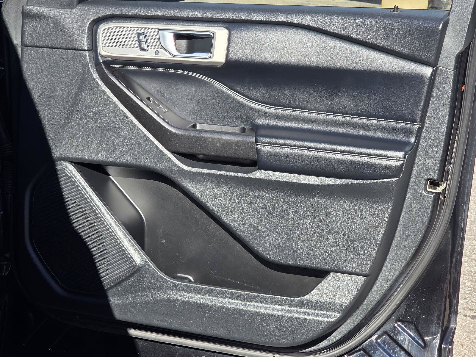 Used 2020 Ford Explorer Limited AWD/4WD image 34