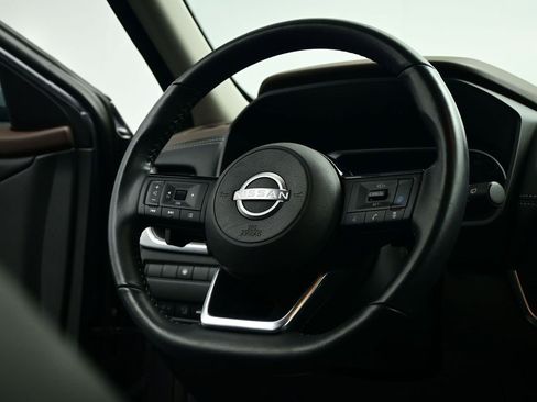 Used 2023 Nissan Rogue SV w/ SV Premium B Package image 13