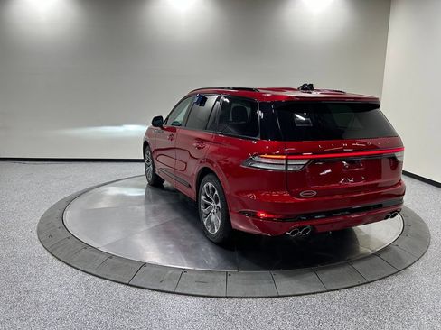 New 2026 Lincoln Aviator AWD w/ Jet Appearance Package image 8
