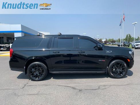 Used 2022 GMC Yukon XL AT4 AWD/4WD image 8