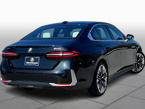 Used 2025 BMW 530i xDrive w/ Premium Package image 13