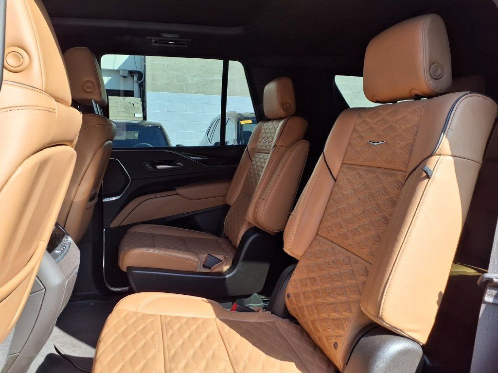 Used 2024 Cadillac Escalade Sport w/ Touring Package AWD/4WD image 17