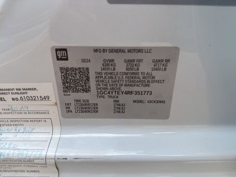 Used 2024 Chevrolet Silverado 3500 LT AWD/4WD image 12